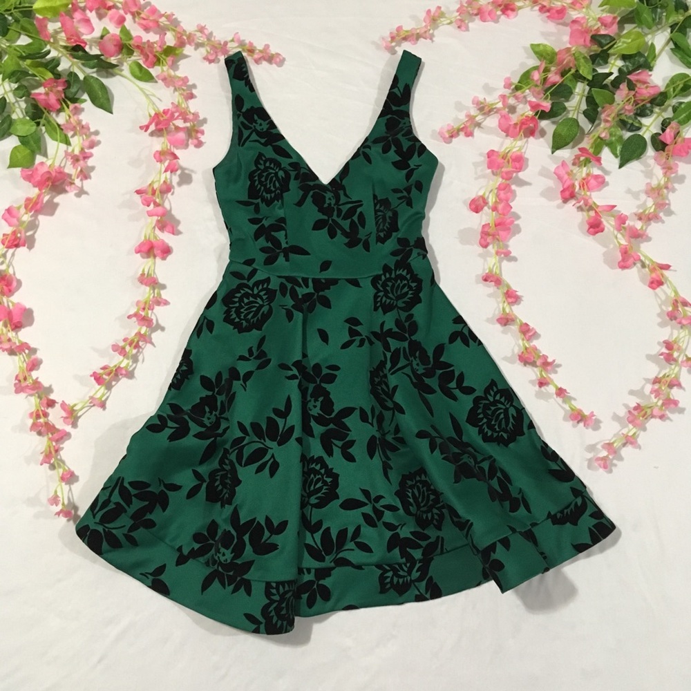 ‼️Final Price‼️ B.Darlin Green Floral Dress